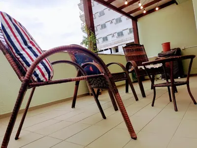 Uma varanda ou terraço em Apartamento Itapema 80 metros do mar!