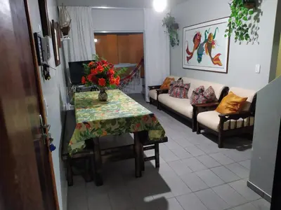 Uma área de estar em Apartamento Itapema 80 metros do mar!