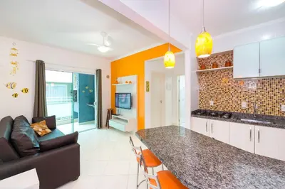 A cozinha ou kitchenette de 258 - Apto confortável na praia de Bombas