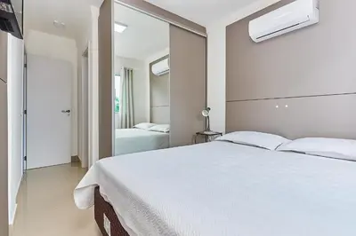 A planta de 1070 Lindo Apartamento na praia de Bombas 2 dormitórios