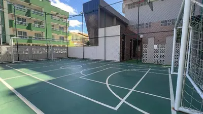 Comodidades para jogar ténis e squash em 115E - Luxuoso 2 quartos em condomínio fechado em Bombas ou nas proximidades