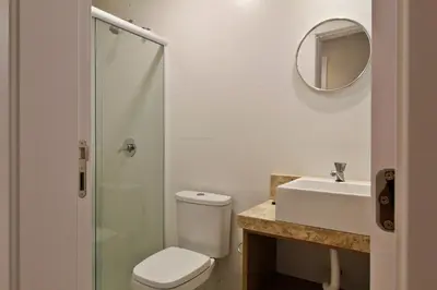 Uma casa de banho em 1089 - Praia de Bombinhas novíssimo 02 dormitórios