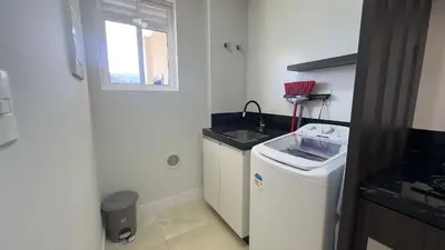 A cozinha ou kitchenette de 006B - Apto novo 2 quartos em condomínio de luxo em Bombas