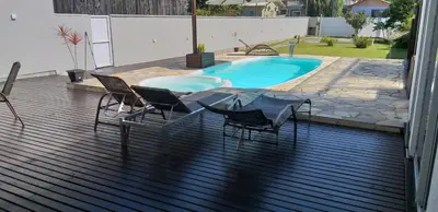 A planta de Casa com Piscina e Hidromassagem Montoski