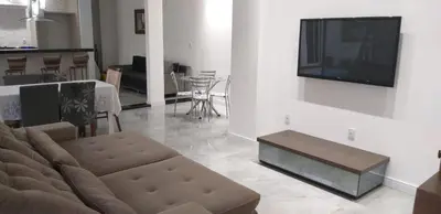 A planta de Casa com Piscina e Hidromassagem Montoski