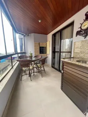 A cozinha ou kitchenette de Apto 3 dorm completo - 100m Praia - Meia Praia