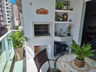 A planta de Apartamento Meia Praia excelente