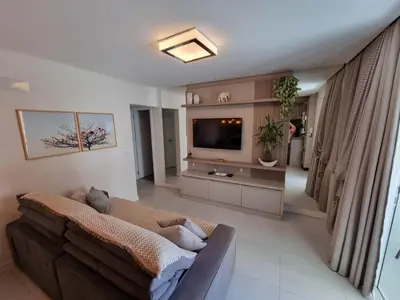 A planta de Apartamento Meia Praia excelente