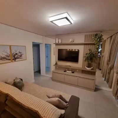 Apartamento Meia Praia excelente
