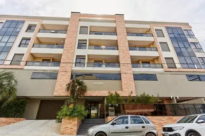 A planta de 1086 Apartamento novo com 02 vagas de garagem À 100 metros da praia do centro de Bombinhas