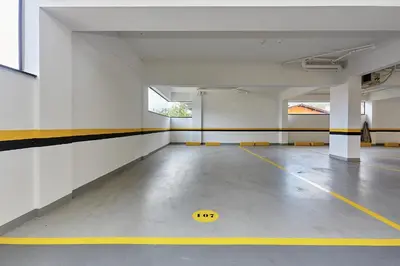 A planta de 1086 Apartamento novo com 02 vagas de garagem À 100 metros da praia do centro de Bombinhas