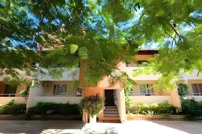O edifício onde o apartamento está situado