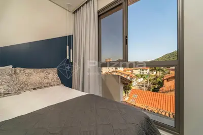 Uma vista geral da montanha ou uma vista da montanha a partir do apartamento