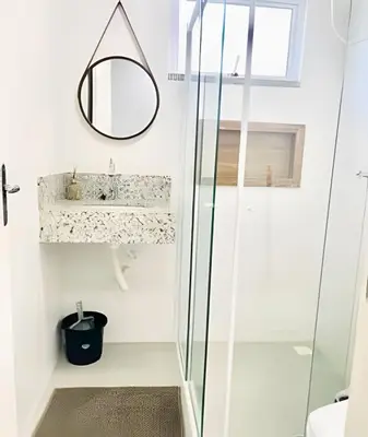 Uma casa de banho em Studio novo 200m da praia de Bombinhas