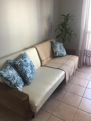 Uma área de estar em Apartamento Duplex em Itapema a 250 metros do mar