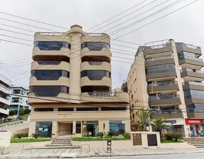 A planta de 1107 Apto Econômico y confortável sobre Avenida Principal de Bombinhas.