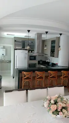 A cozinha ou kitchenette de Apartamento em Meia Praia - Quadra Mar 3 Dormitórios 2 Suites