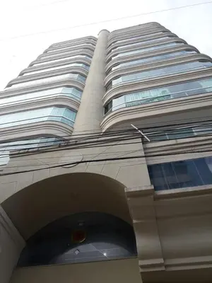 O edifício onde o apartamento está situado