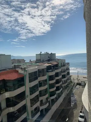 Uma vista do mar geral ou uma vista do mar a partir do apartamento
