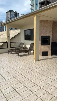 Uma varanda ou terraço em Cobertura Frente Mar