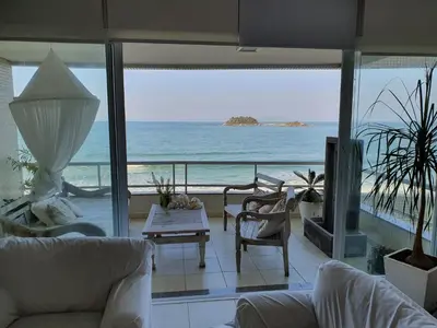 A planta de Apt de luxo, pé na areia, 200m2 melhor loc Palmas