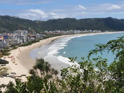 A planta de Apt de luxo, pé na areia, 200m2 melhor loc Palmas