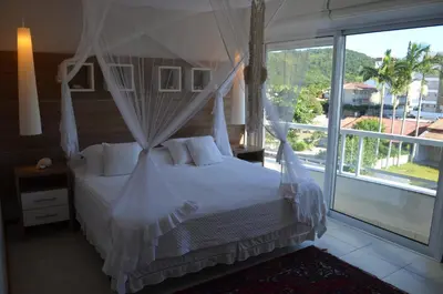 A planta de Apt de luxo, pé na areia, 200m2 melhor loc Palmas