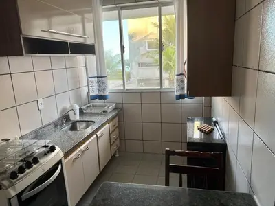 A cozinha ou kitchenette de PRAIA DE 4 ILHAS Apartamento 2 Quartos 50M da Praia Com Vista