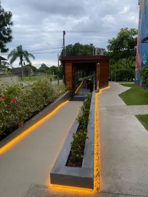 Um jardim no exterior de Morada do Estaleiro