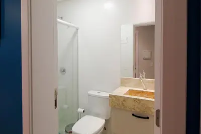 Uma casa de banho em 1087 Apto na praia de Bombinhas
