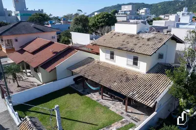 O edifício onde a casa de férias está situado