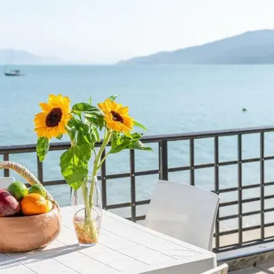 Casa frente ao Mar de Dentro com pôr do sol único