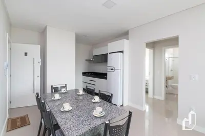 A cozinha ou kitchenette de Com 02 dormitórios a poucos passos da praia