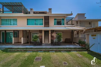 O edifício onde o apartamento está situado