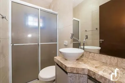 Uma casa de banho em Casa térrea com 03 dormitórios