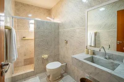 Uma casa de banho em Casa térrea com 03 quartos em Canto Grande