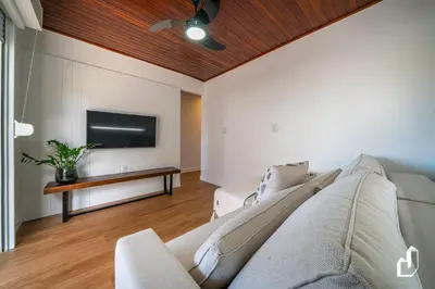 Uma televisão e/ou sistema de entretenimento em Casa acolhedora e confortável com 03 dormitórios