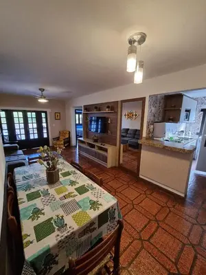 A planta de apartamento a 15 metros do mar de bombinhas