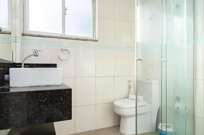A planta de Solar de Bombinhas 202 – Localização Privilegiada e Ótimo Custo-Benefício a 30m da Praia.