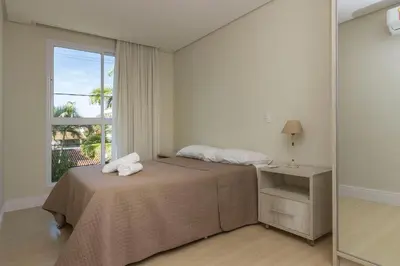 A planta de Porto Fino 106 – Lindo Apartamento no Centro de Bombinhas, a 260 Metros da Praia, com Ótimo Custo-Benefício.