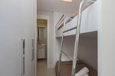 A planta de Varandas do Atlântico 02-A – Apartamento de Alto Padrão em Condomínio Pé na Areia em Bombas.