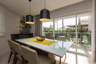 A planta de Varandas do Atlântico 02-A – Apartamento de Alto Padrão em Condomínio Pé na Areia em Bombas.