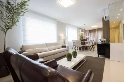 A planta de Varandas do Atlântico 302-B – Apartamento de Alto Padrão com Vista Panorâmica para o Mar em Bombas.