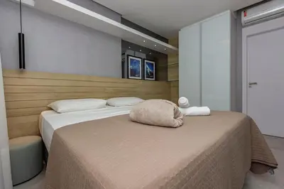 A planta de Porto Madero 202 – Apartamento Moderno em Condomínio com Piscina e Academia no Rooftop no Centro de Bombinhas.