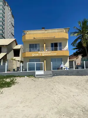 O edifício onde o apartamento está situado