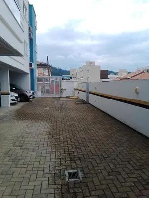 O edifício onde o apartamento está situado