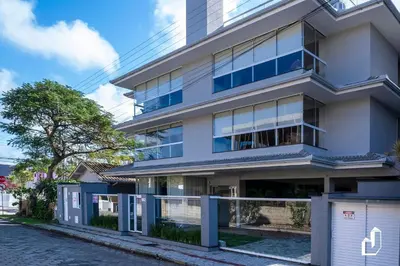 O edifício onde o apartamento está situado