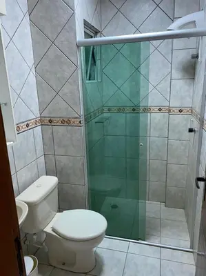 Uma casa de banho em Apto 251 - CONDOMÍNIO SOLAR DAS BROMÉLIAS