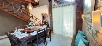 A planta de Casa 4 quartos com piscina AQUECIDA em Bombinhas
