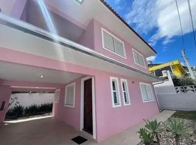 O edifício onde a casa de férias está situado